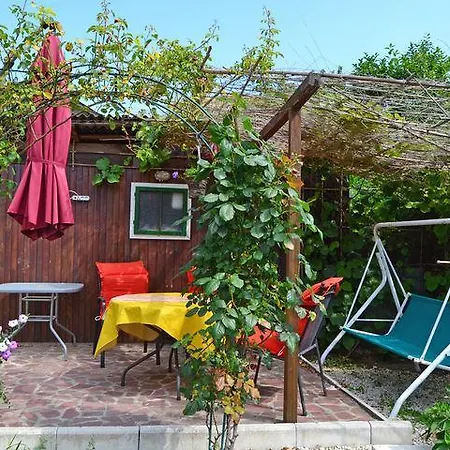 Tanja Guest house Saints Constantine and Helena